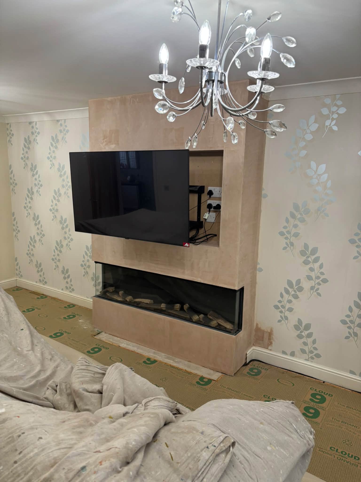 Living room wallpaper & feature wall — project photograph