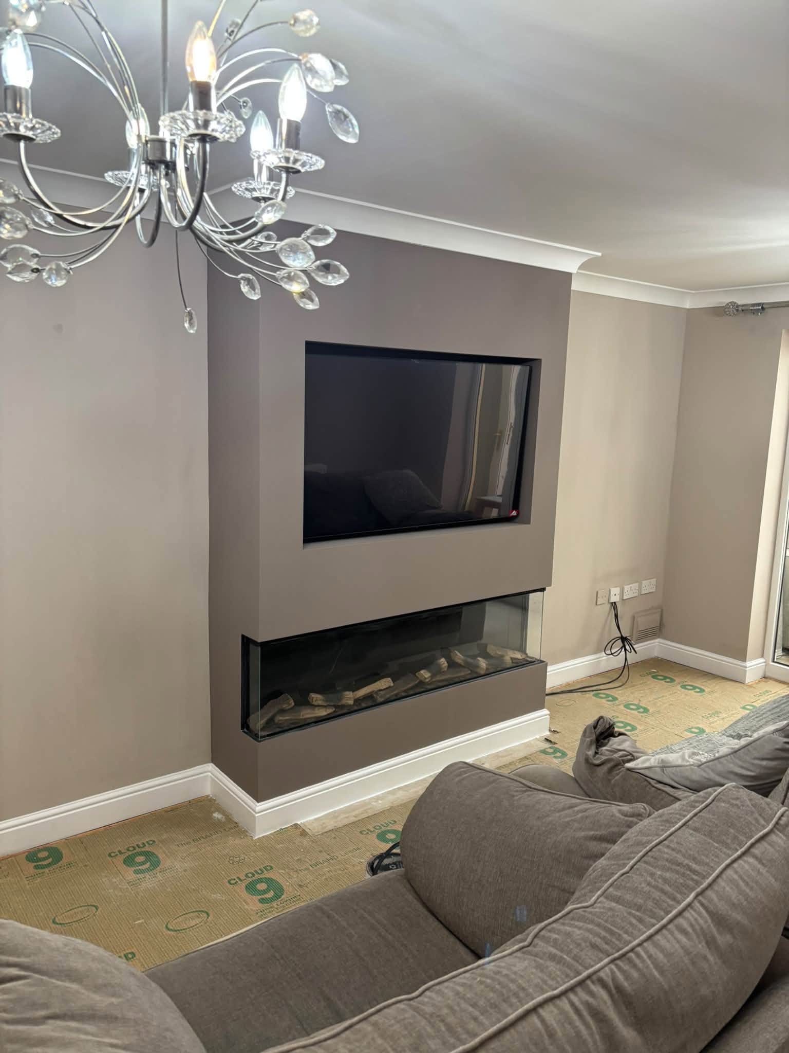 Living room wallpaper & feature wall — project photograph