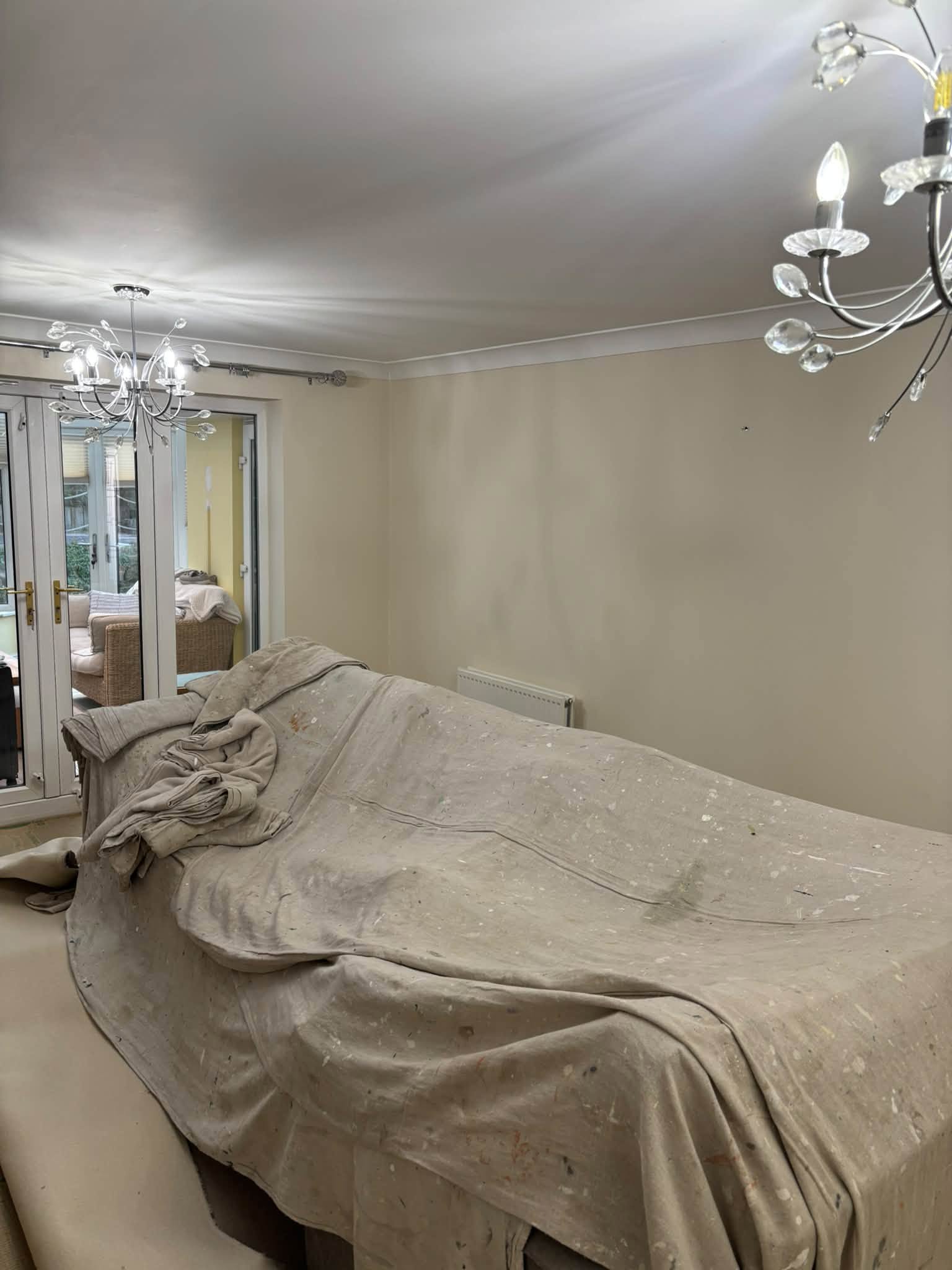 Living room wallpaper & feature wall — project photograph